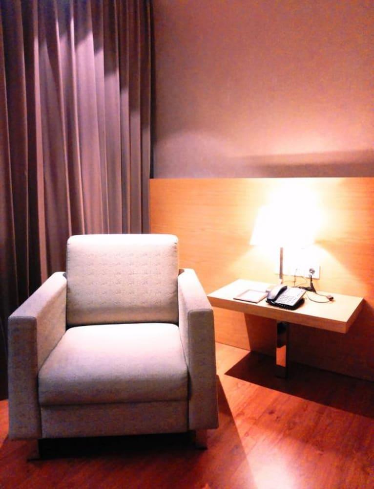 Hotel Santika Premiere Gubeng Σουραμπάγια Εξωτερικό φωτογραφία