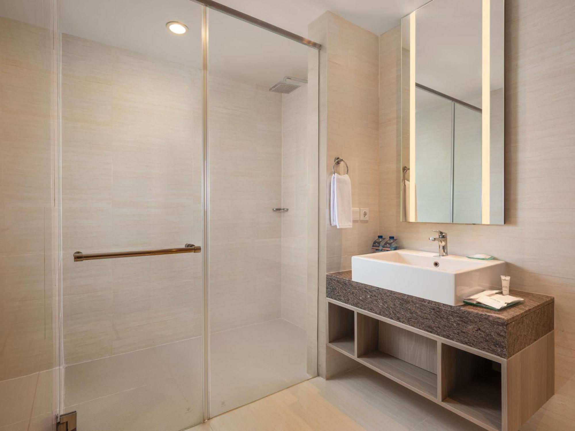 Hotel Santika Premiere Gubeng Σουραμπάγια Εξωτερικό φωτογραφία
