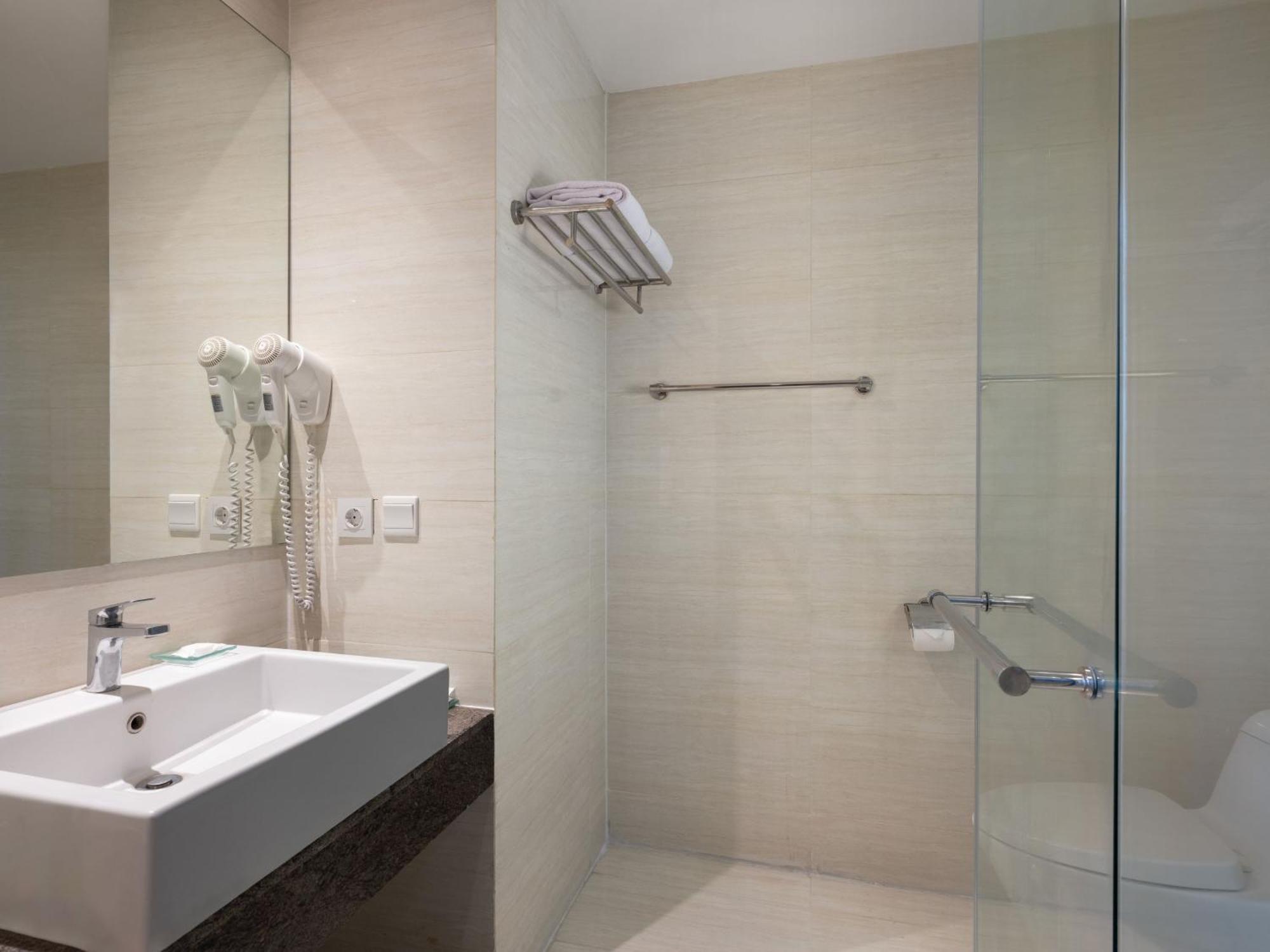 Hotel Santika Premiere Gubeng Σουραμπάγια Εξωτερικό φωτογραφία