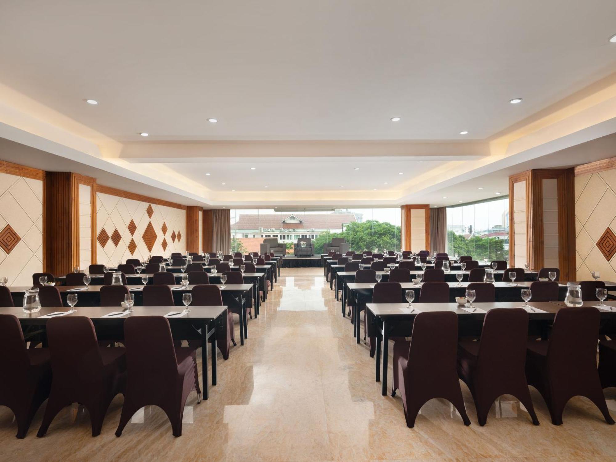 Hotel Santika Premiere Gubeng Σουραμπάγια Εξωτερικό φωτογραφία